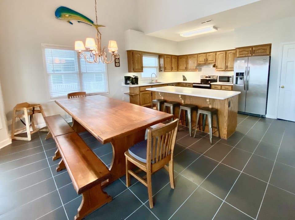 Tile floor and quartz countertops