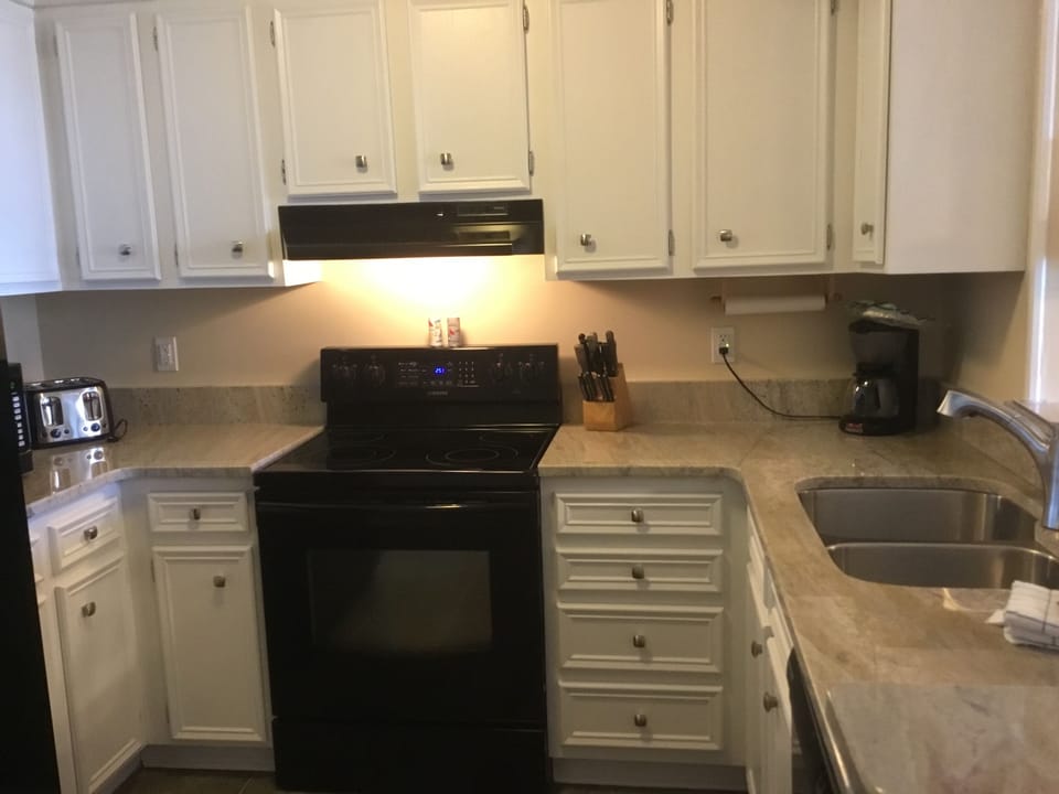 Kitchen Updated 2018 (pic 2)