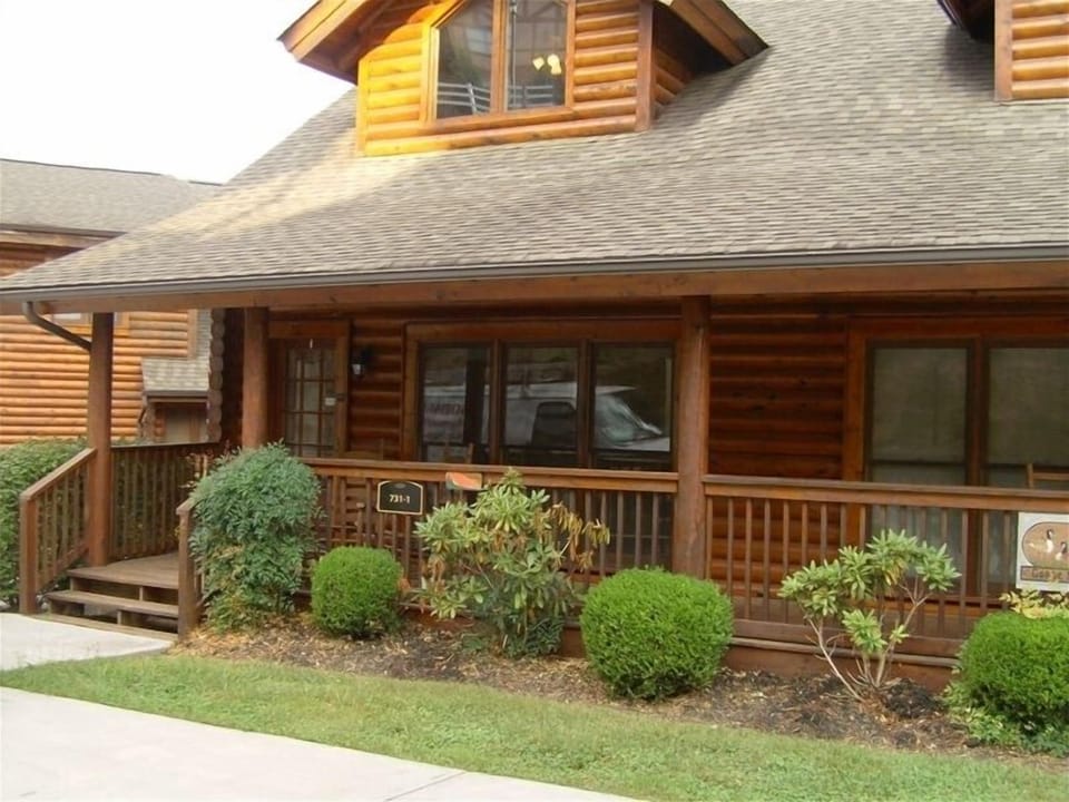 Our duplex Log home is right on Dollywood Lane