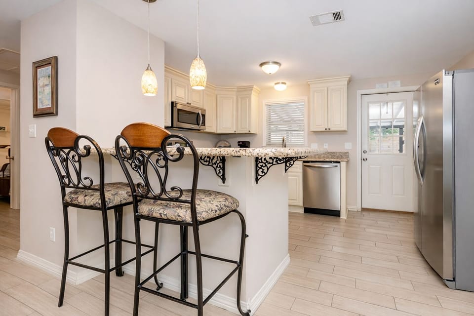 Kitchen with island seating 