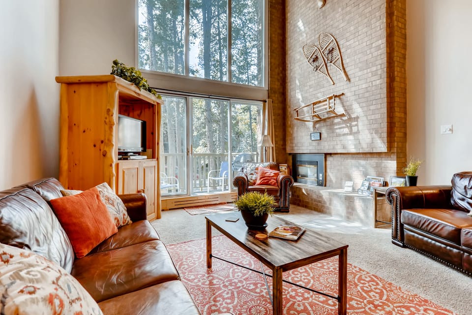 Spacious plan with fireplace