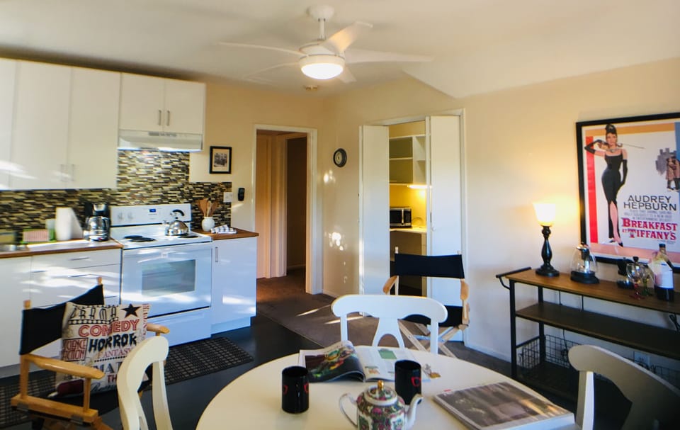 Large kitchen/dinning area 