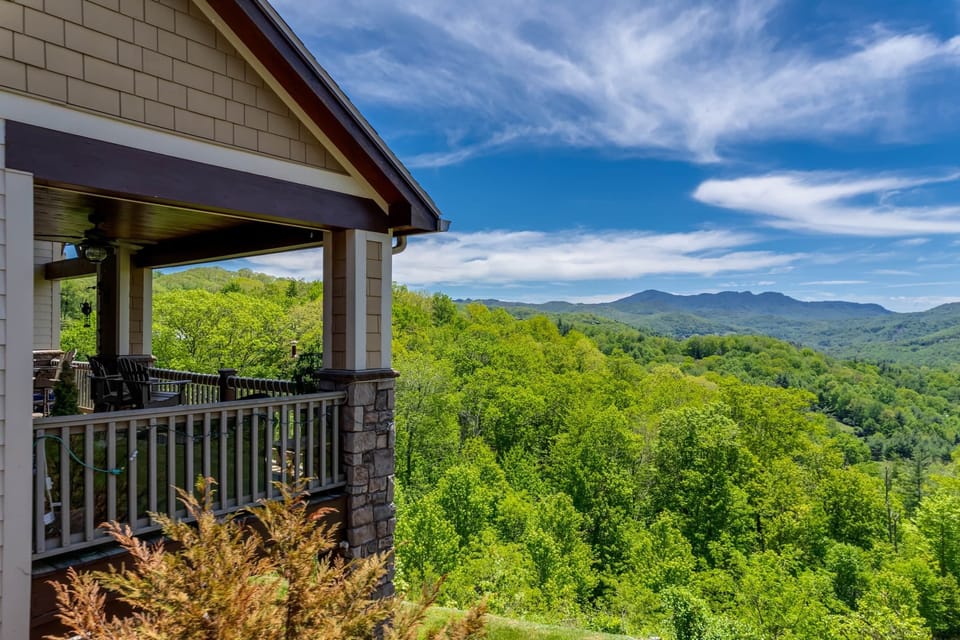 Ariel view from the side of the patio/balcony