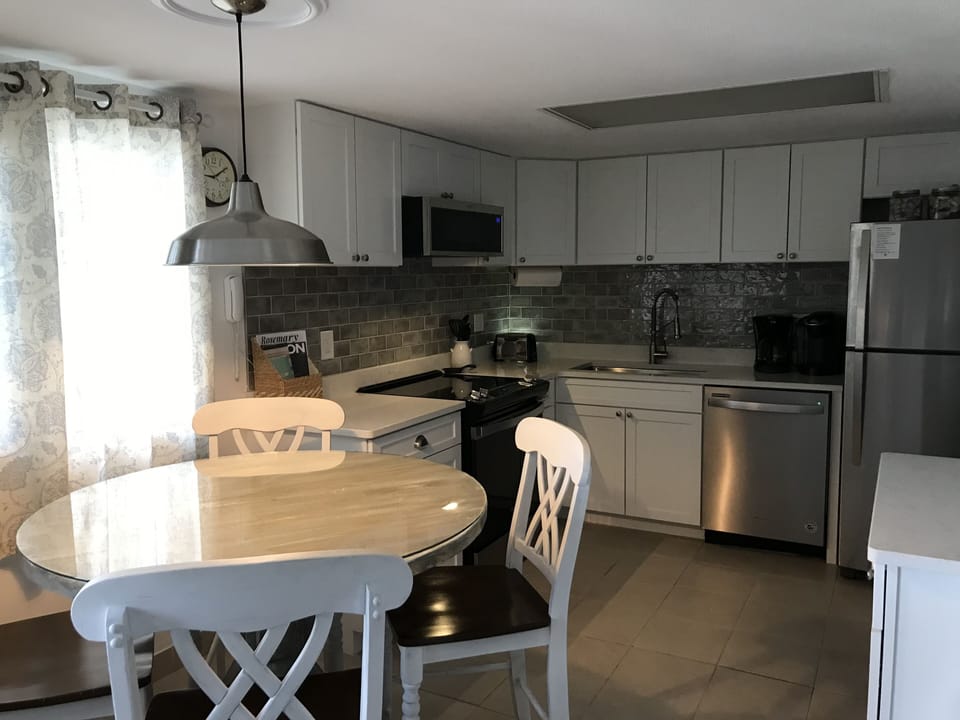 Dining/Kitchen