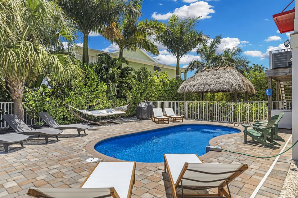 Relax at the pool or tiki bar! New 2023!