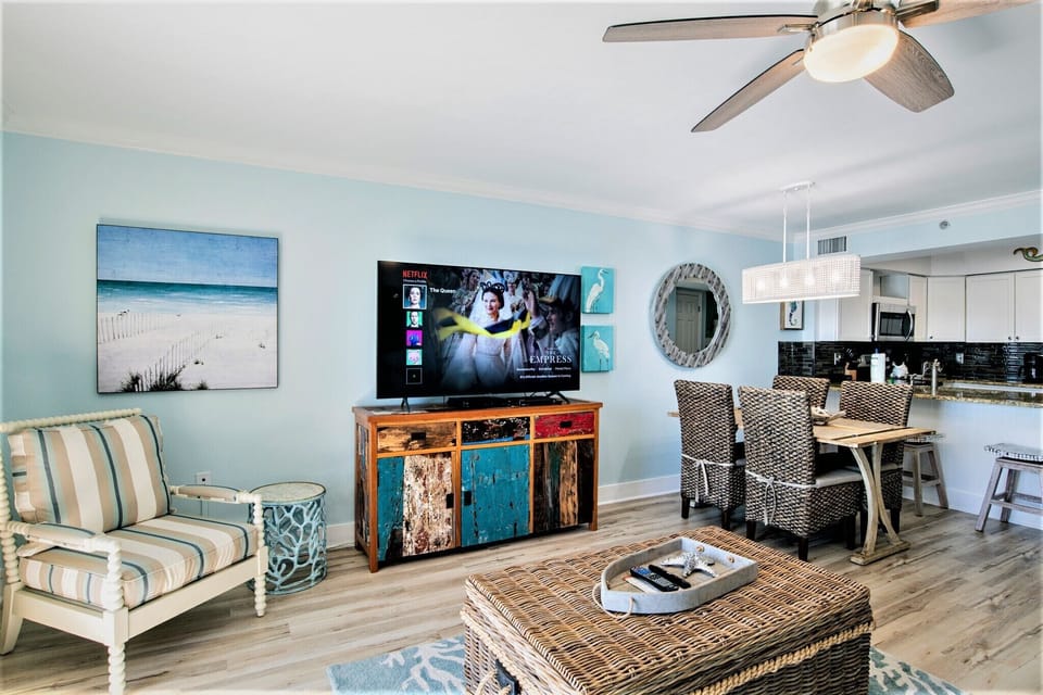 65" Smart TV