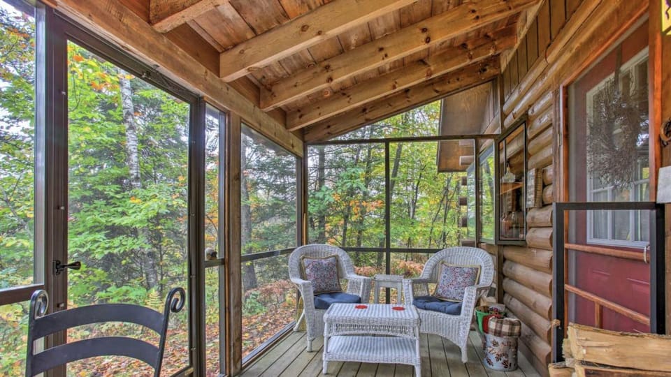 Screened in Front Porch 