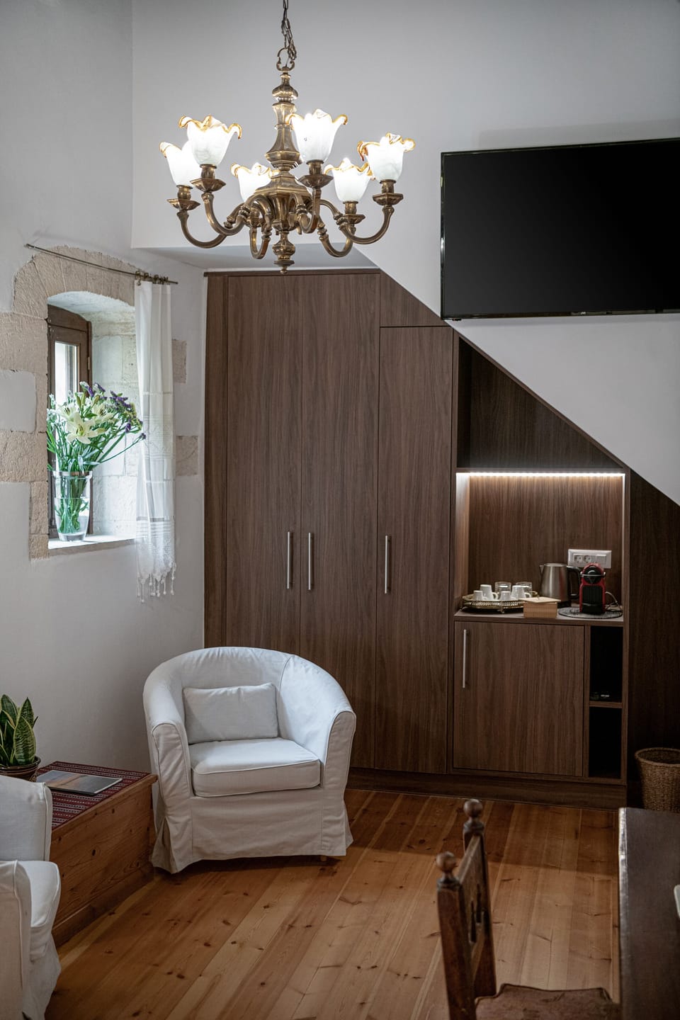 ELENA SUITE 