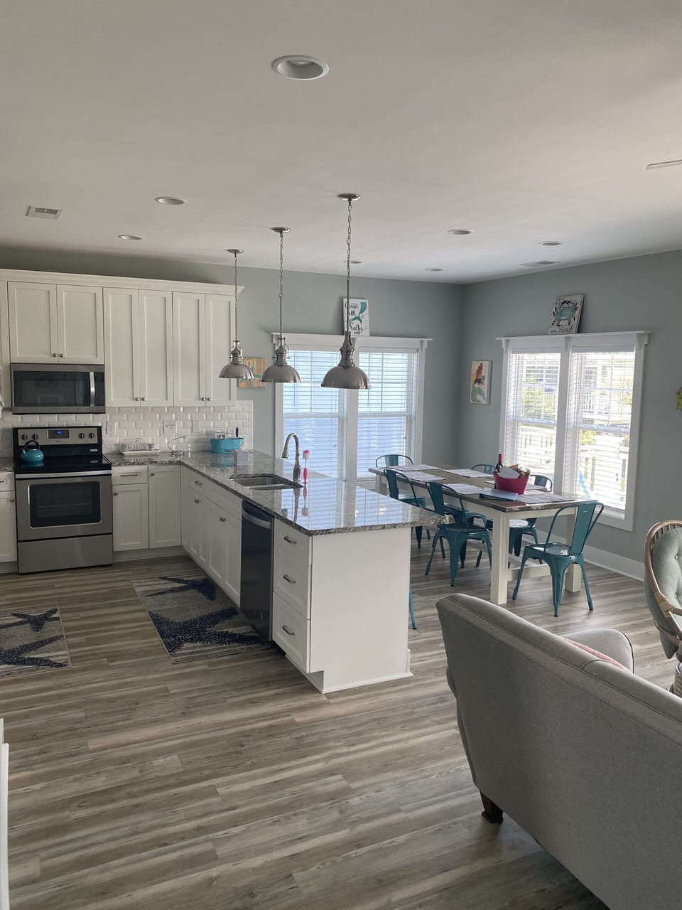 Open Living Area with Kitchen, Dining and Living Room