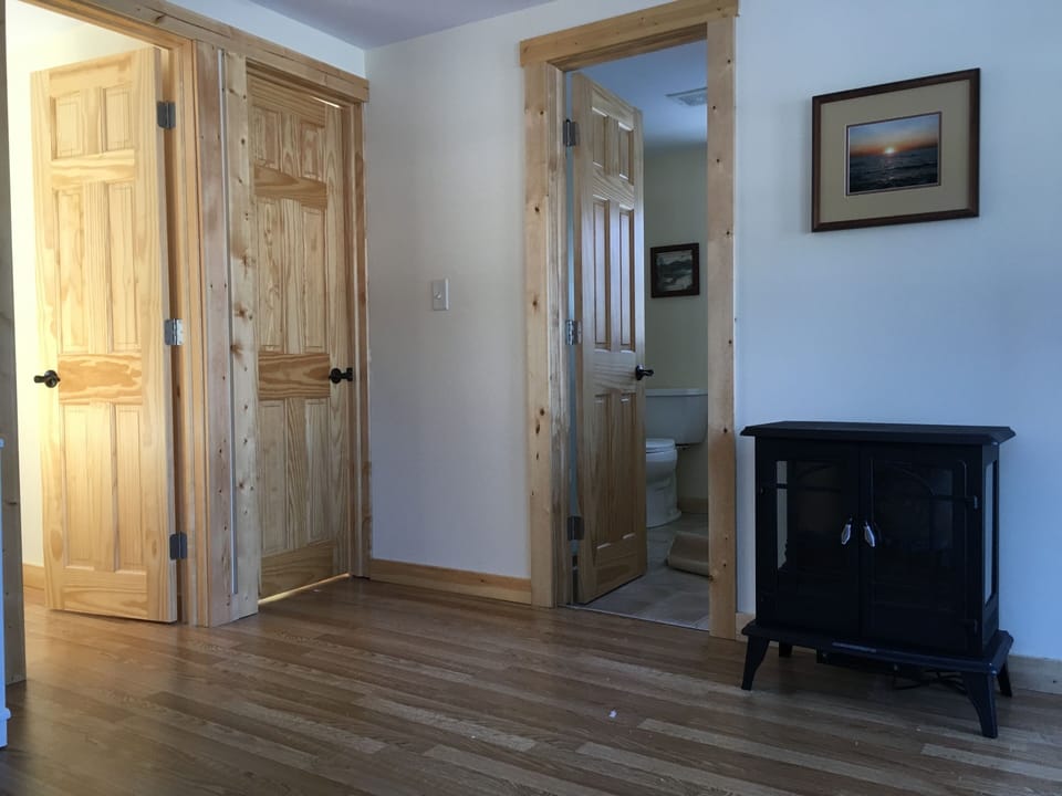 2nd bedroom with 2 twins