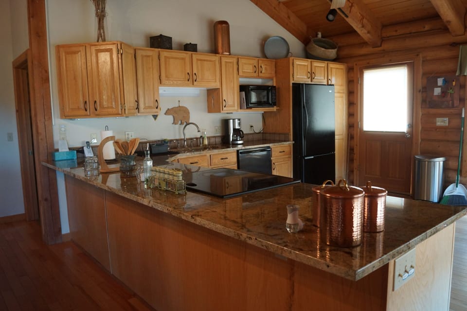 Great size kitchen for feeding the family. 