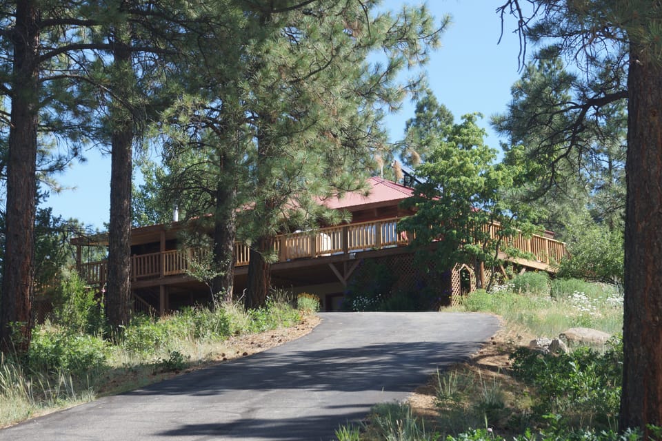 Your Mountain View Log Cabin Retreat is waiting!!