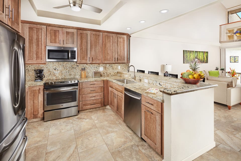 Full kitchen with all the amenities and cooking supplies you'll need!