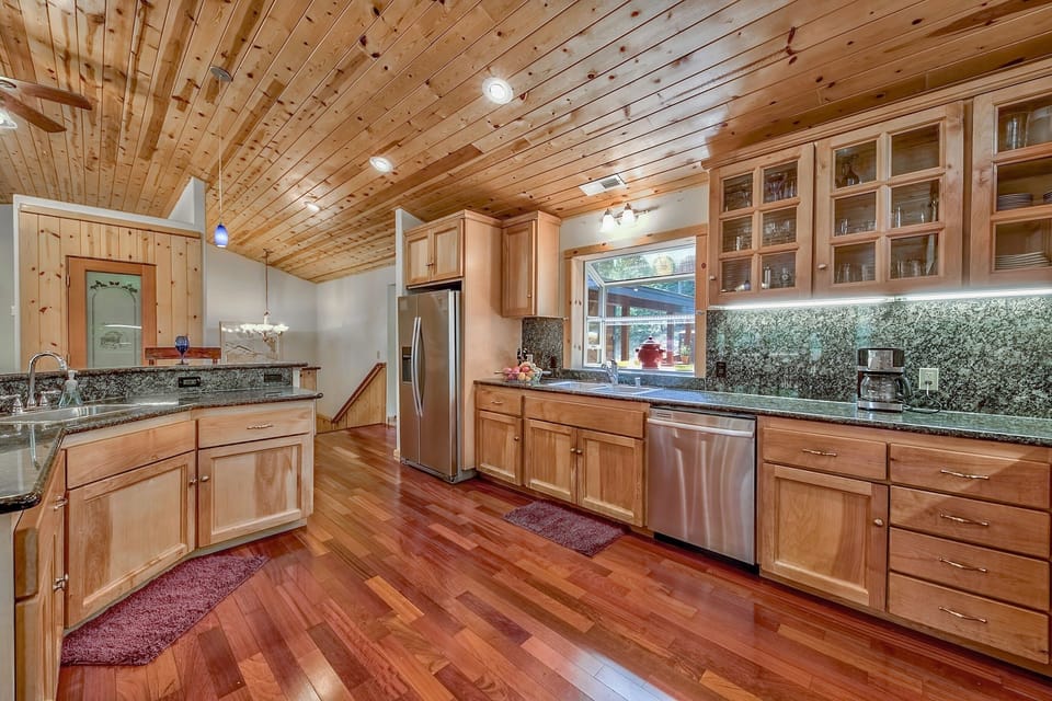Room for all the chefs in this kitchen!