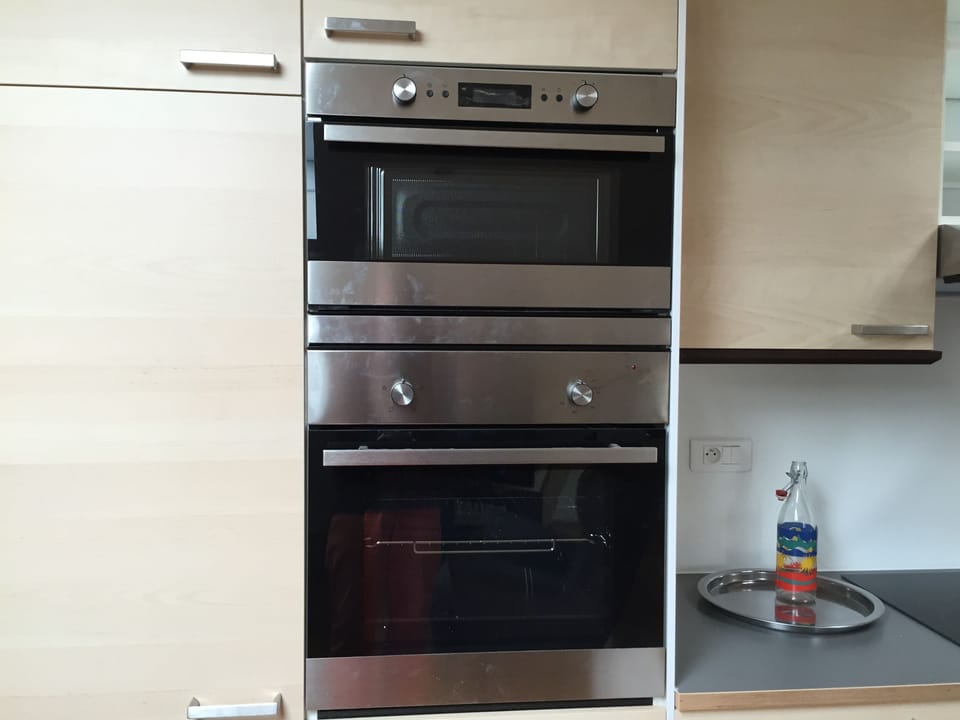 Oven and microwave