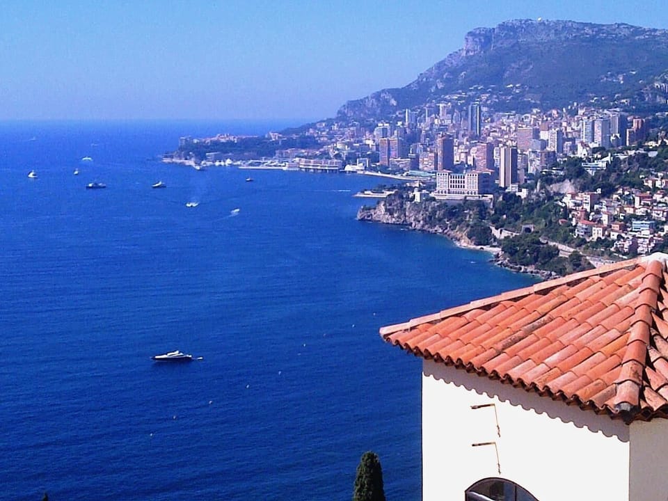 SUPERB APARTMENT WITH POOL AND MAGNIFICENT VIEW ON MONACO Apartment in Roquebrune-Cap-Martin