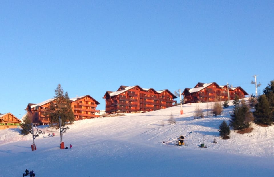 Snow and ski sports