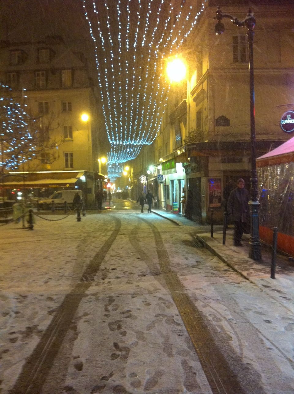 Rue Mouffetard in Winter