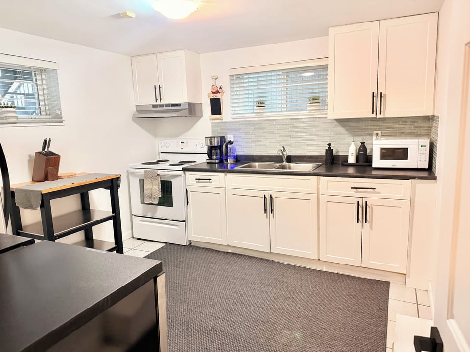 Full Kitchen