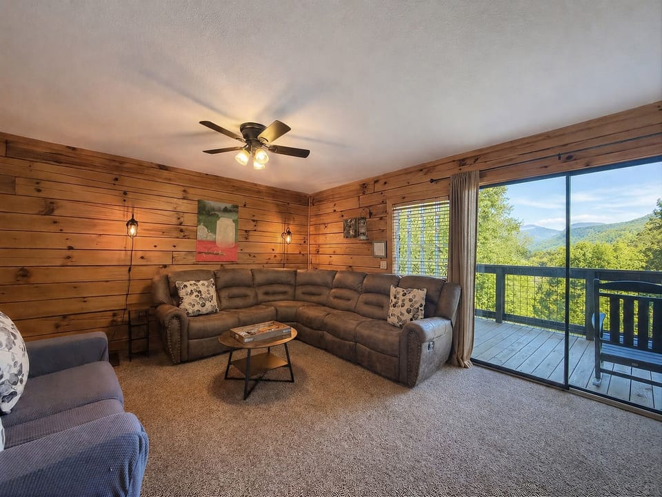 You will love the views from the living room. The morning fog rolling through the valley below revealing the mountains is a favorite!
