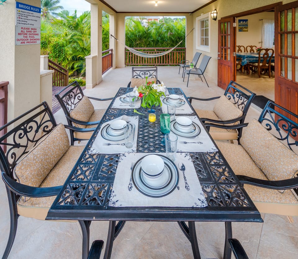 Patio Dining and Hammock