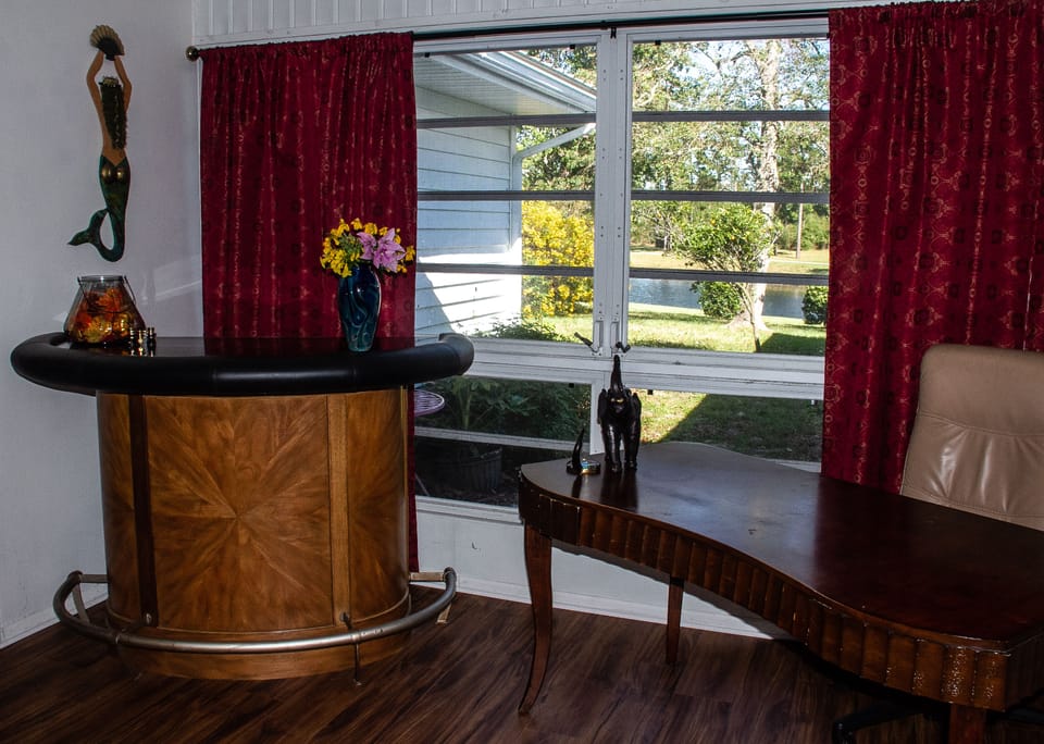 Need to get a little work done? Spacious Office 