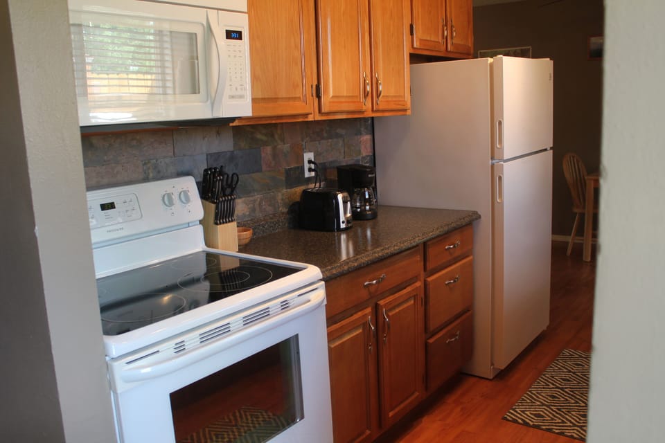 Kitchen from entryway.