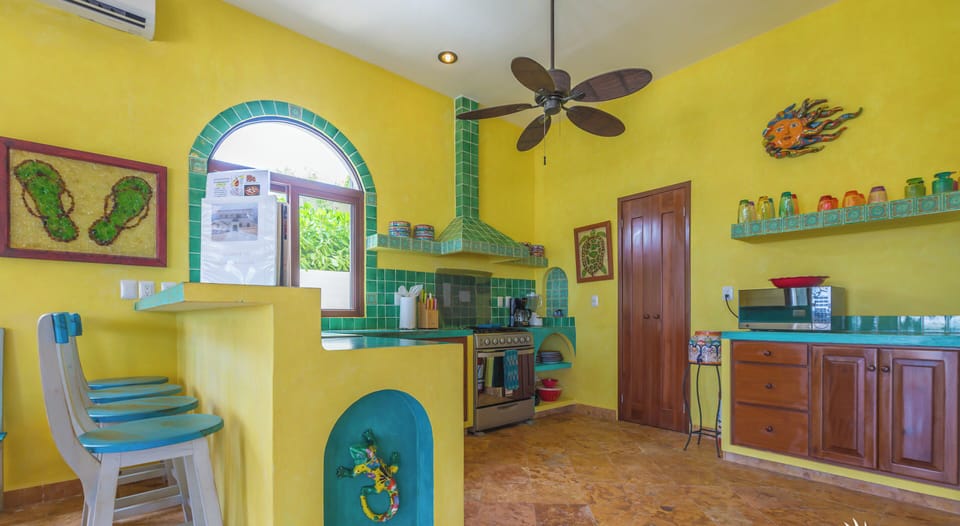 Fully equipped kitchen with gas stove, oven, full sized fridge and microwave
