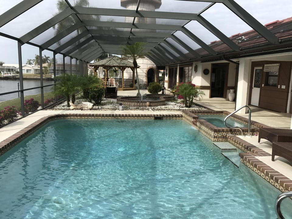 The largest pool lanai in Punta Gorda 