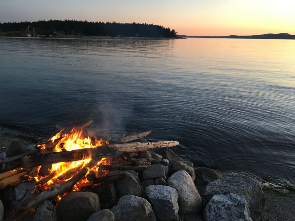 We have plenty of firewood 
for you to enjoy great beach fires !!!
