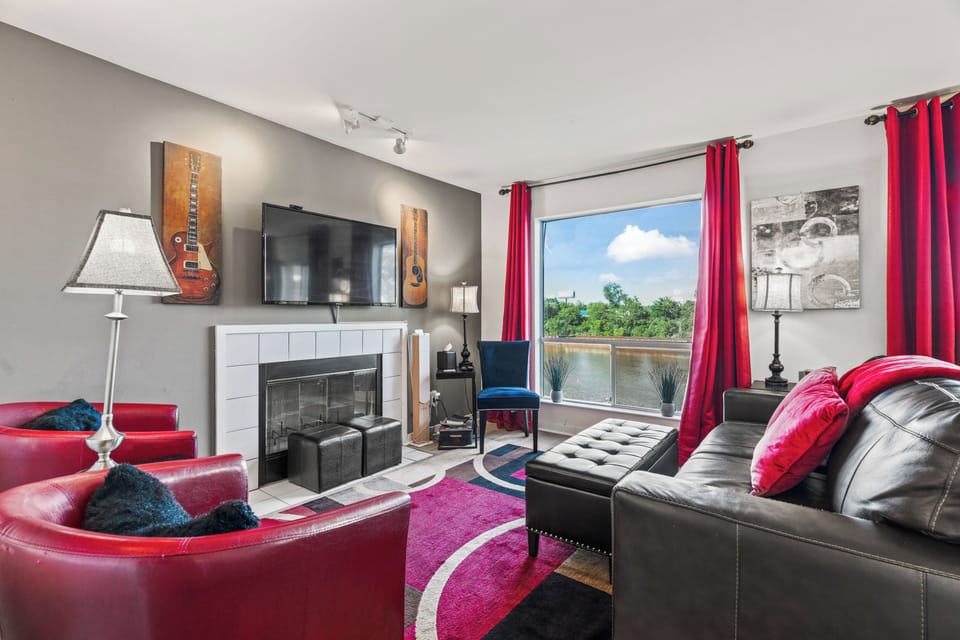 Right on the water!!!