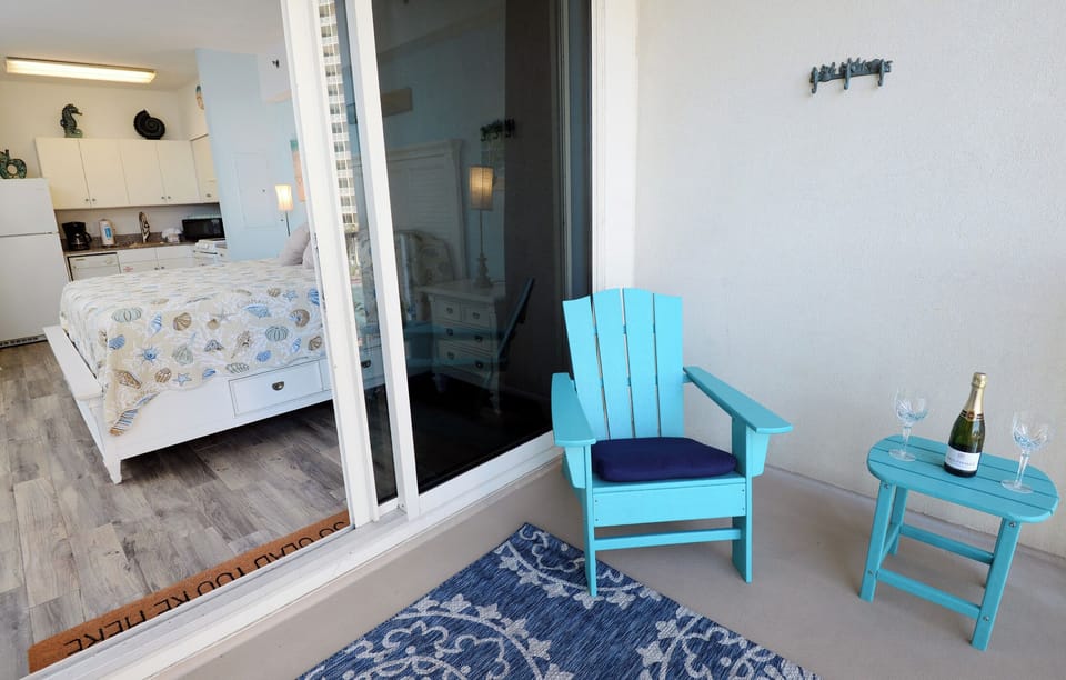 Balcony with Seating