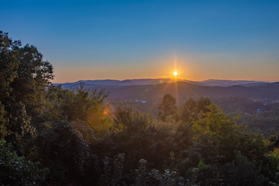 Long range Mountain Views to enjoy the gorgeous sunsets. 