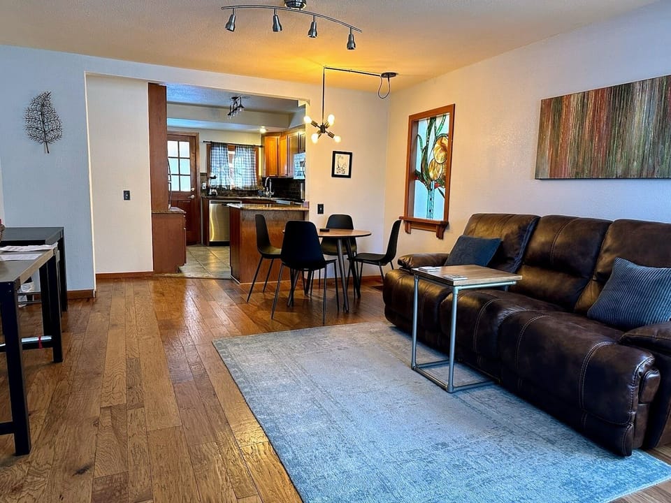 Spacious living room