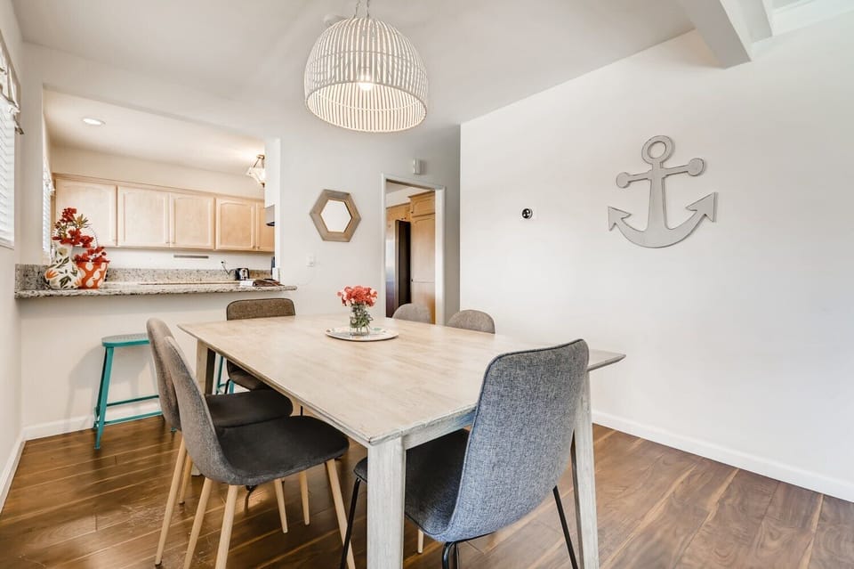 Dining room table & granite kitchen bar seating for 10
