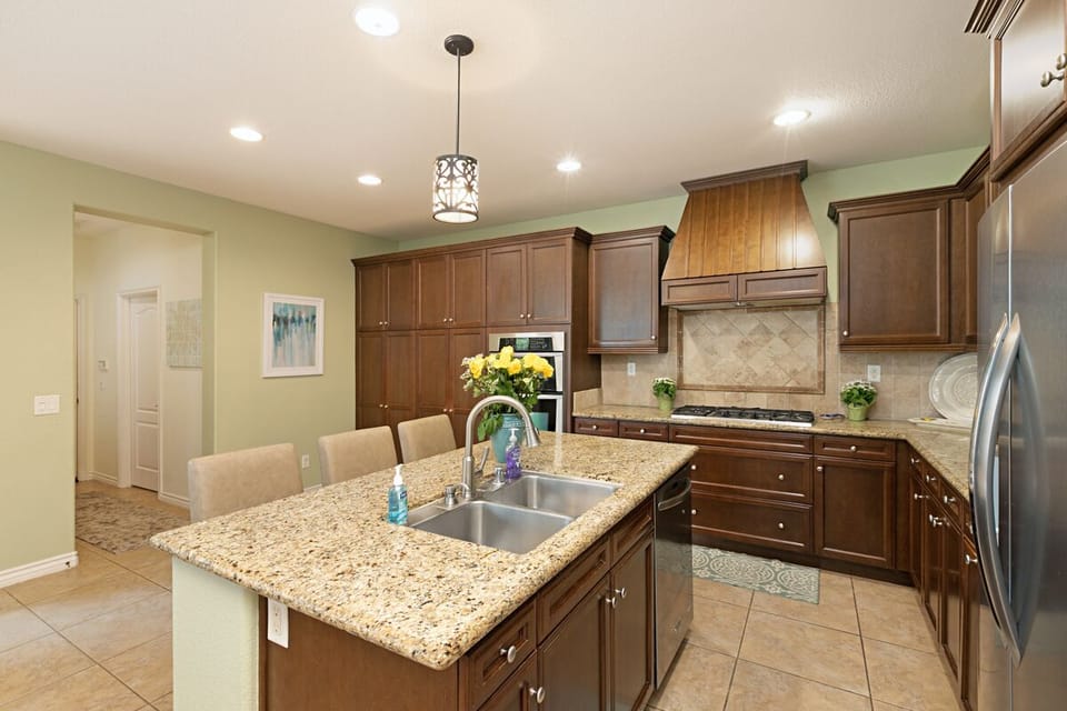 Fully Stocked Kitchen