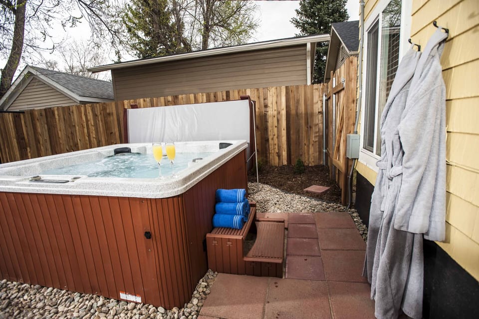enjoy sitting in the 6 person jacuzzi after a day of fun in the colorado outdoor