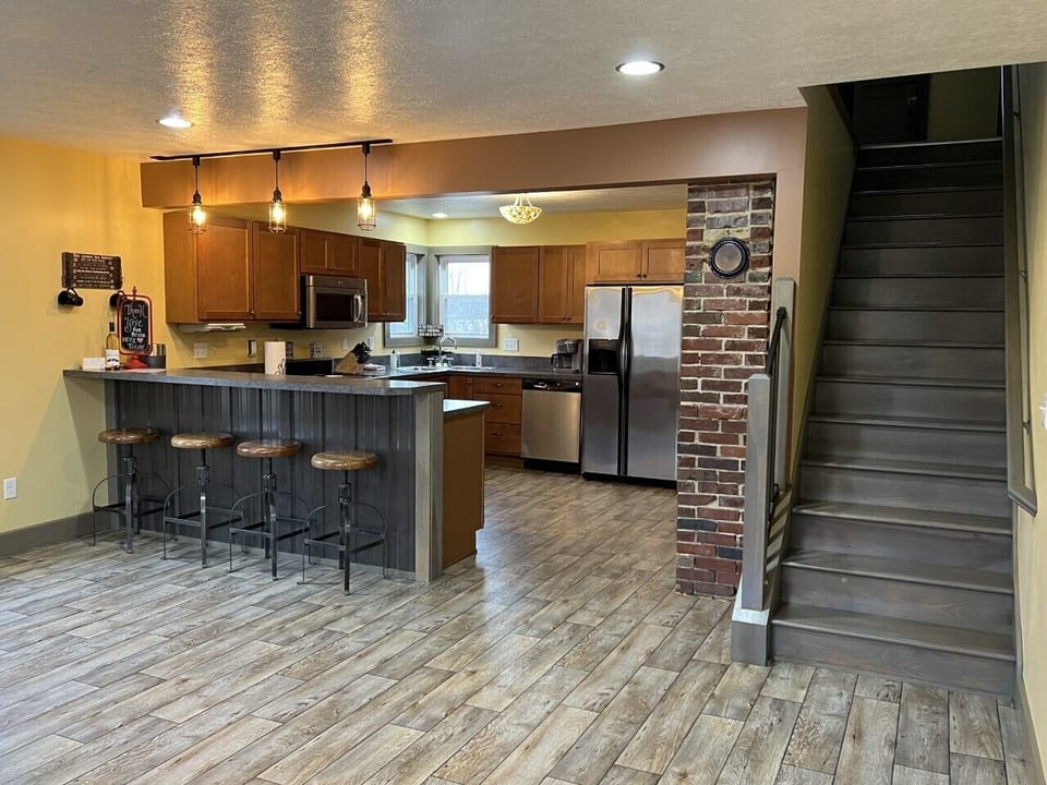 Kitchen and bar area