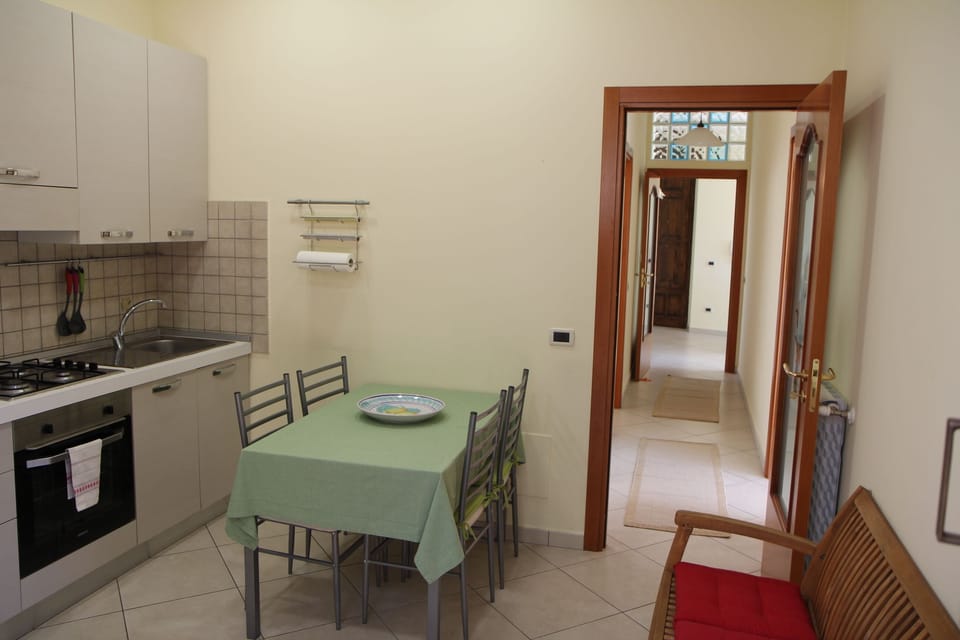 The kitchen
