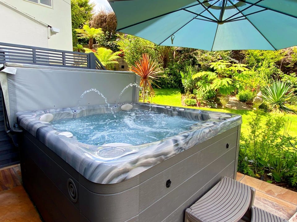 Private hot tub for the guests of the Muntham Luxury town House in Torquay.