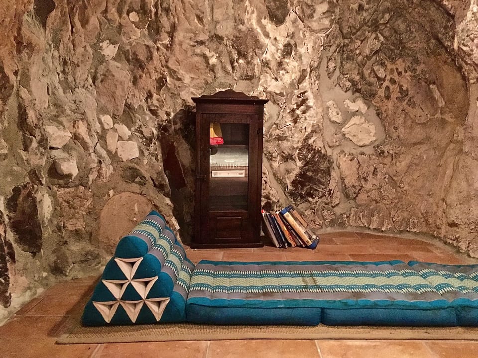relax area inside the caves in the tavern