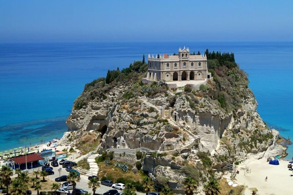 Castle Santa Maria dell'Isola located on the cliffs of Tropea!