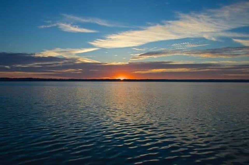 Photo by John Clendenin. Pic taken on the lake.