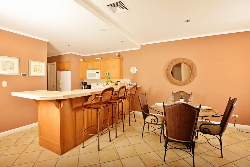 Kitchen and dinning area.
