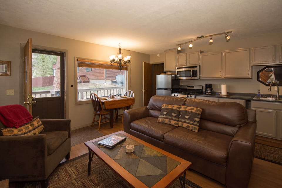 One bedroom cabin with full bath and laundry