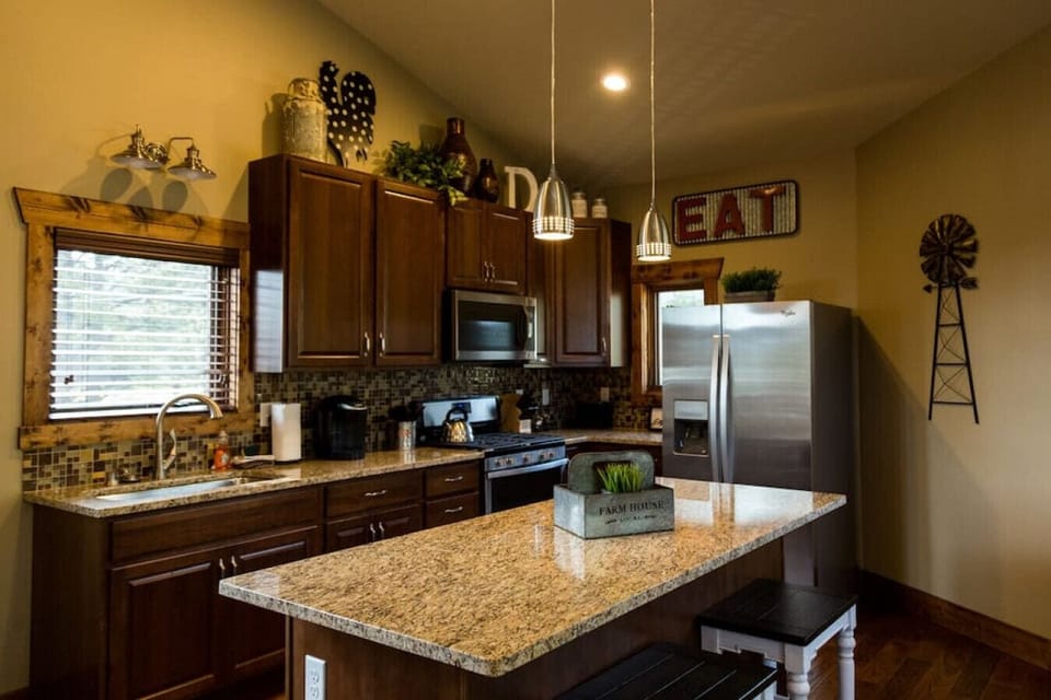 Kitchen with eating area