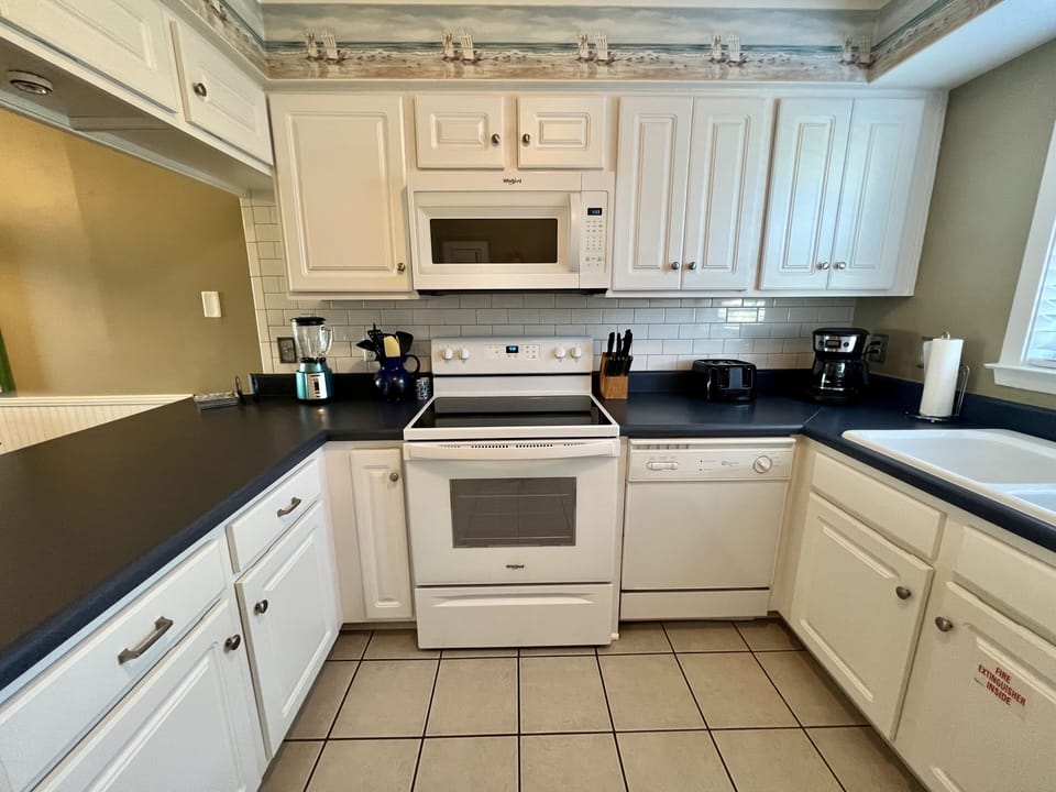Full Size kitchen
