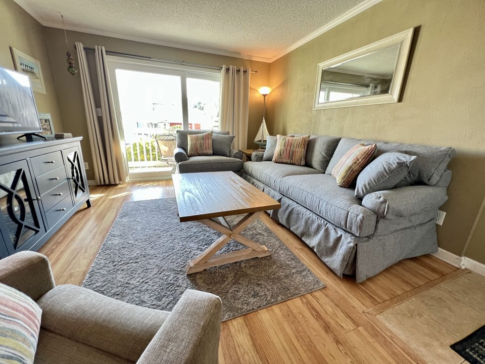 New LR furniture with recliner.