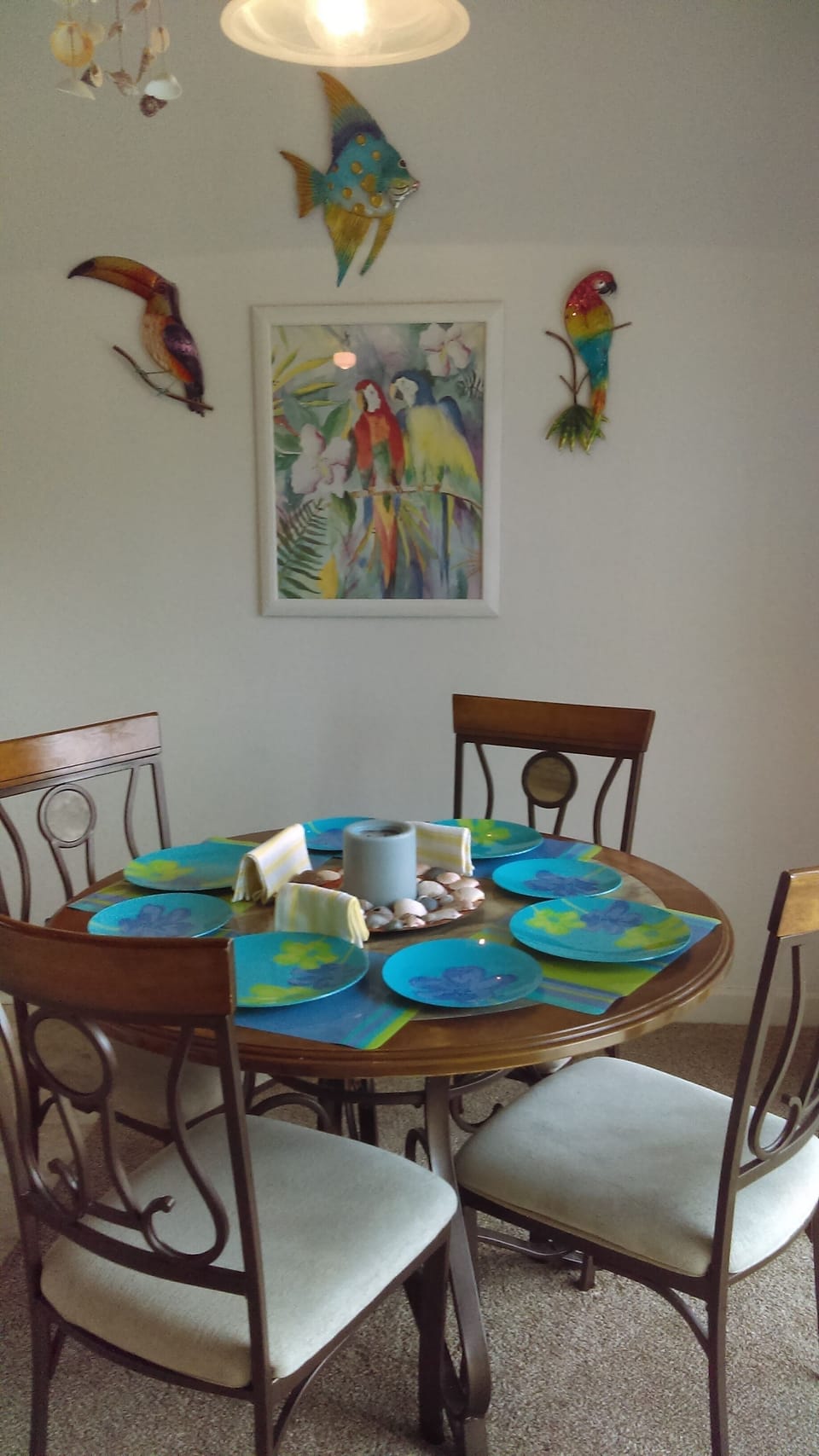Dining Table with seating for 4.