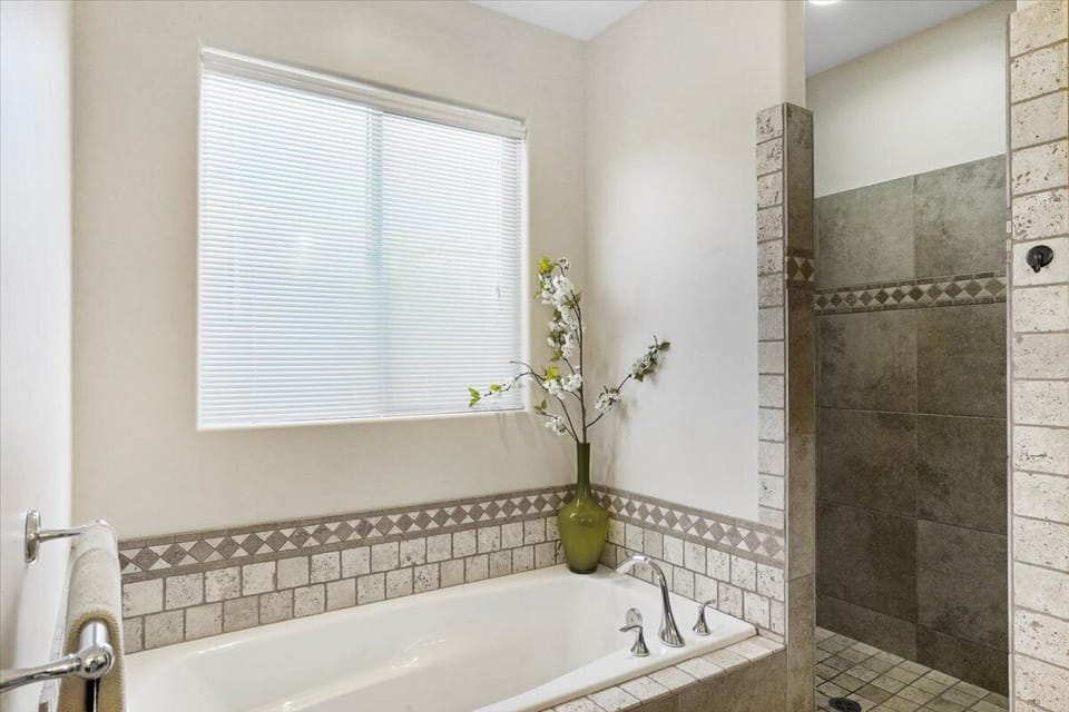 Large garden tub 
